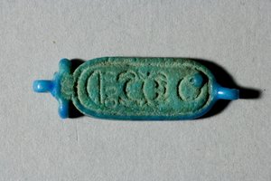 Conta com a cártula de Tutancâmon, Novo Império, reinado de Tutancâmon, 1336-27 aC (faiança)