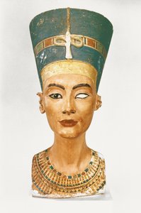 Busto da rainha Nefertiti, vista frontal, do ateliê do escultor Thutmose em Tell el-Amarna (calcário pintado) (ver também 114018 e 114020)