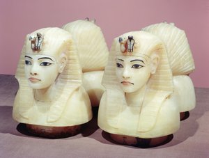 Urnas canopédicas, do túmulo de Tutancâmon, Novo Reino (alabastro) (ver também 383303, 149422 e 149486)