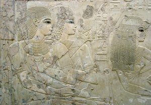 Antiquidade egípcia: baixo relevo representando os convidados de um banquete fúnebre - Tumba de Vizier Ramose (18ª dinastia) - Luxor, Tebas, Tumba dos Nobres do Egipto - civilização egípcia: Baixo relevo representando os convidados de um banquete funerário de Egyptian 18th Dynasty