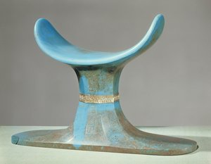 Encosto de cabeça, do túmulo de Tutancâmon (c.1370-52 aC) Novo reino (pasta de vidro azul)