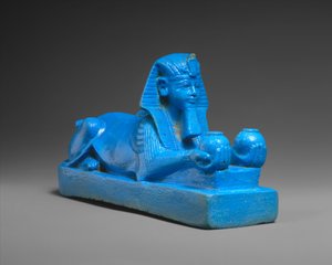Esfinge de Amenhotep III, possivelmente de um Modelo de um Templo, c.1390–1352 aC (faiança com restos de travertino)