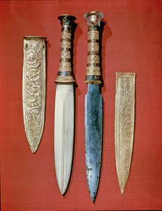 Os reis dois punhais, do túmulo de Tutancâmon (c.1370-52 aC) Novo Reino (ouro e ferro)