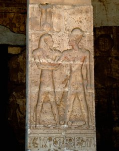 Arte Egípcia Antiga: Alívio baixo na coluna do templo de Sethi I (Sety ou Seti I de Egyptian 19th Dynasty
