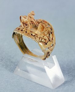 Anel de cavalo de Ramsés II (1279-1213) Novo Reino (ouro)