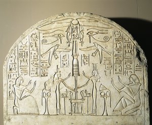 Estela de calcário de Perinefer, com Ísis e Neftis adorando um fetiche que representa Osíris, de Abydos, reinado de Ramsés II de Egyptian 19th Dynasty