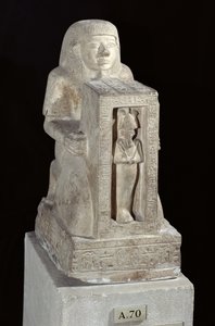 Estátua naoforosa do escriba real, Seti, com Osiris no naos, Novo Reino, c.1279-1213 aC (calcário)
