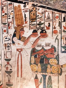 Nefertari Fazendo uma Oferta, do Túmulo de Nefertari (pintura de parede) de Egyptian 19th Dynasty