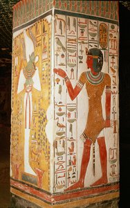 Pilar representando Osíris e um padre vestindo uma pele de pantera, do túmulo de Nefertari, Novo Reino (pintura de parede)