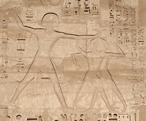 Cena do massacre dos inimigos, Templo de Hórus, Edfu de Egyptian 19th Dynasty