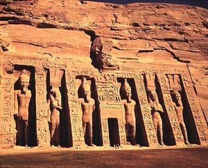 O Templo da Rainha Nefertari, também dedicado a Hathor de Abshek, e chamado de Pequeno Templo, Novo Reino,