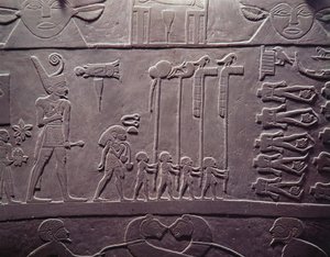 A paleta de Narmer: paleta cerimonial representando o rei Narmer, usando a coroa vermelha do Baixo Egito, inspecionando prisioneiros presos e decapitados, encontrados em Hieraconpolis, início do período dinástico, c.3000 aC