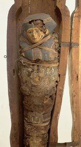 Sarcófago e corpo mumificado de Psamética I (664-610 aC) Período Tardio