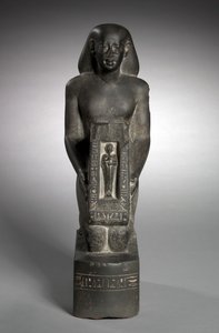 Estátua naofórica do oficial de finanças e superintendente de campos, Horwedja, 521-486 aC de Egyptian 27th Dynasty