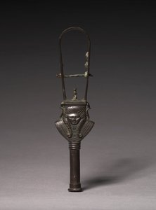 Sistrum arqueado, 380-343 aC