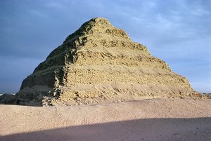 Pirâmide de degraus do rei Djoser (c.2667-2648 aC) Old Kingdom