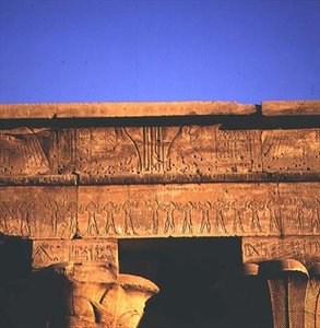 Arquitrave, do templo de Horus de Egyptian Ptolemaic Period