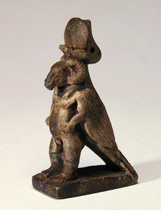 Deus composto com cabeça de carneiro, corpo de anão e costas de falcão (faiança) de Egyptian Ptolemaic Period