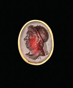 Anel helenístico de entalhe com retrato real de uma régua ptolomaica, provavelmente Ptolomeu IX, Soter II, final do 2º ao início do século 1 aC de Egyptian Ptolemaic Period