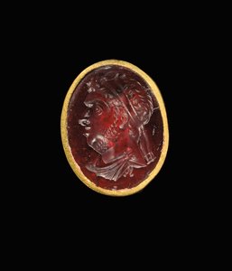 Anel helenístico de entalhe com retrato real de uma régua ptolomaica, provavelmente Ptolomeu IX, Soter II, final do 2º ao início do século 1 aC de Egyptian Ptolemaic Period