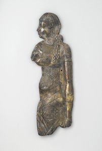 Painel representando uma figura feminina, possivelmente do século I aC (prata repousse folheada a ouro) de Egyptian Ptolemaic Period