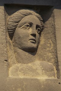 Relevo representando Vénus, Wochengoetterstein, detalhe da Coluna de Júpiter (réplica), Hausen an der Zaber, Brackenheim, Baden-Wuerttemberg, Alemanha, civilização romana, século II - III d.C.