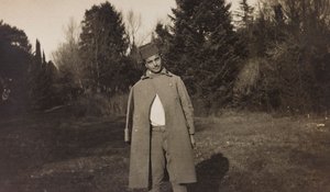 Álbum da Primeira Guerra Mundial em Friuli-Venezia Giulia: retrato de um cadete prisioneiro austríaco em Villa Brazzà, casa de 17 do Hospital de guerra em Soleschiano Manzano (foto a p/b) de Elena Bianconcini