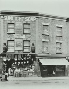 3-4 Gainsborough Road: elevações frontais, Londres, 1899 de English Photographer