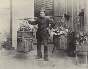 Um vendedor ambulante chinês de vegetais de English Photographer
