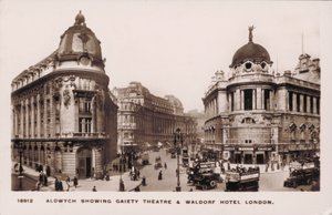 Aldwych, Londres, Gaiety Theatre, Waldorf Hotel (fotografia a preto e branco) de English Photographer