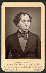 Benjamin Disraeli, Conde de Beaconsfield, cartão fotográfico memorial (foto a p/b) de English Photographer