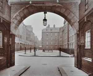 Bourne Estate: Edifícios Kirkeby, Londres de English Photographer