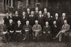 Britains primeiro governo trabalhista em 1924, da história de vinte e cinco anos, publicado em 1935 de English Photographer