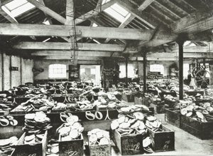 Bull Wharf, interior do armazém da Shell, Londres, 1890 de English Photographer