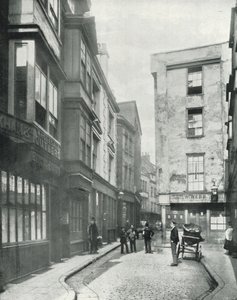 Cloth Fair, a Quaint Bit of Old London (foto a p/b) de English Photographer