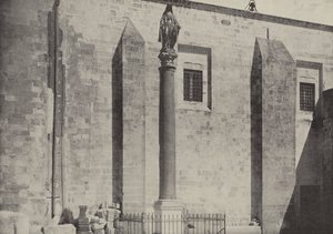Coluna e Estátua da Virgem, Nazaré, perto do local da casa de José e Maria de English Photographer