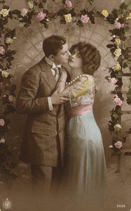 Par, ficar, sob, um, arco rosas de English Photographer