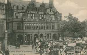 Crown Hotel, Cricklewood de English Photographer