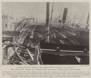 Destruição por fogo do navio a vapor Fushun em Canton, os destroços, da clarabóia da Engine-Room, com vista para o Saloon de English Photographer
