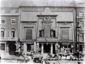 Salão egípcio, Piccadilly 1895 de English Photographer