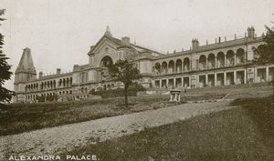 Vista geral do Palácio de Alexandra de English Photographer