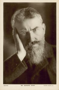 George Bernard Shaw, dramaturgo irlandês (fotografia a preto e branco) de English Photographer
