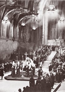 George V deitado no estado em Westminster Hall, 1936 de English Photographer