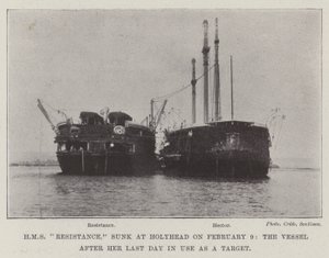 HMS Resistance, afundado em Holyhead em 9 de fevereiro, o navio após seu último dia em uso como alvo de English Photographer