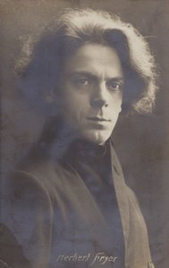 Herbert Fryer, compositor e pianista inglês (1877-1957) de English Photographer