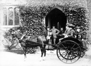 Passeio de Cavalo e Armadilha, c.1890 de English Photographer