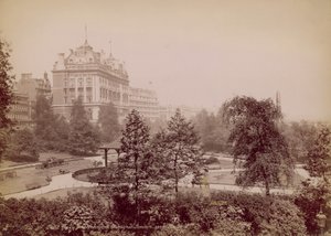 Hotel Cecil e o Embankment Gardens, em Londres de English Photographer