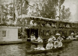 Casa-Barcos em Henley (foto a p/b) de English Photographer