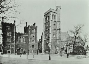 Palácio de Lambeth Igreja de Santa Maria, Lambeth Palace Road: porta de entrada e Igreja de Santa Maria, 1890 de English Photographer