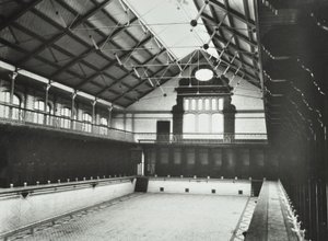 Laurie Grove Bath: o primeiro banho de piscina pública em Deptford, banho de primeira classe, 1898 de English Photographer